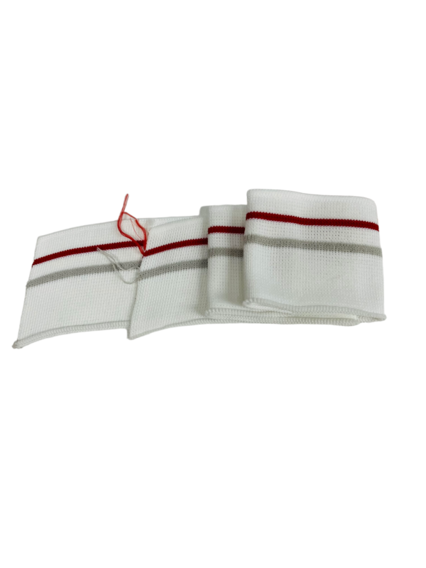 Manchette blanche avec rayures rouge et grise