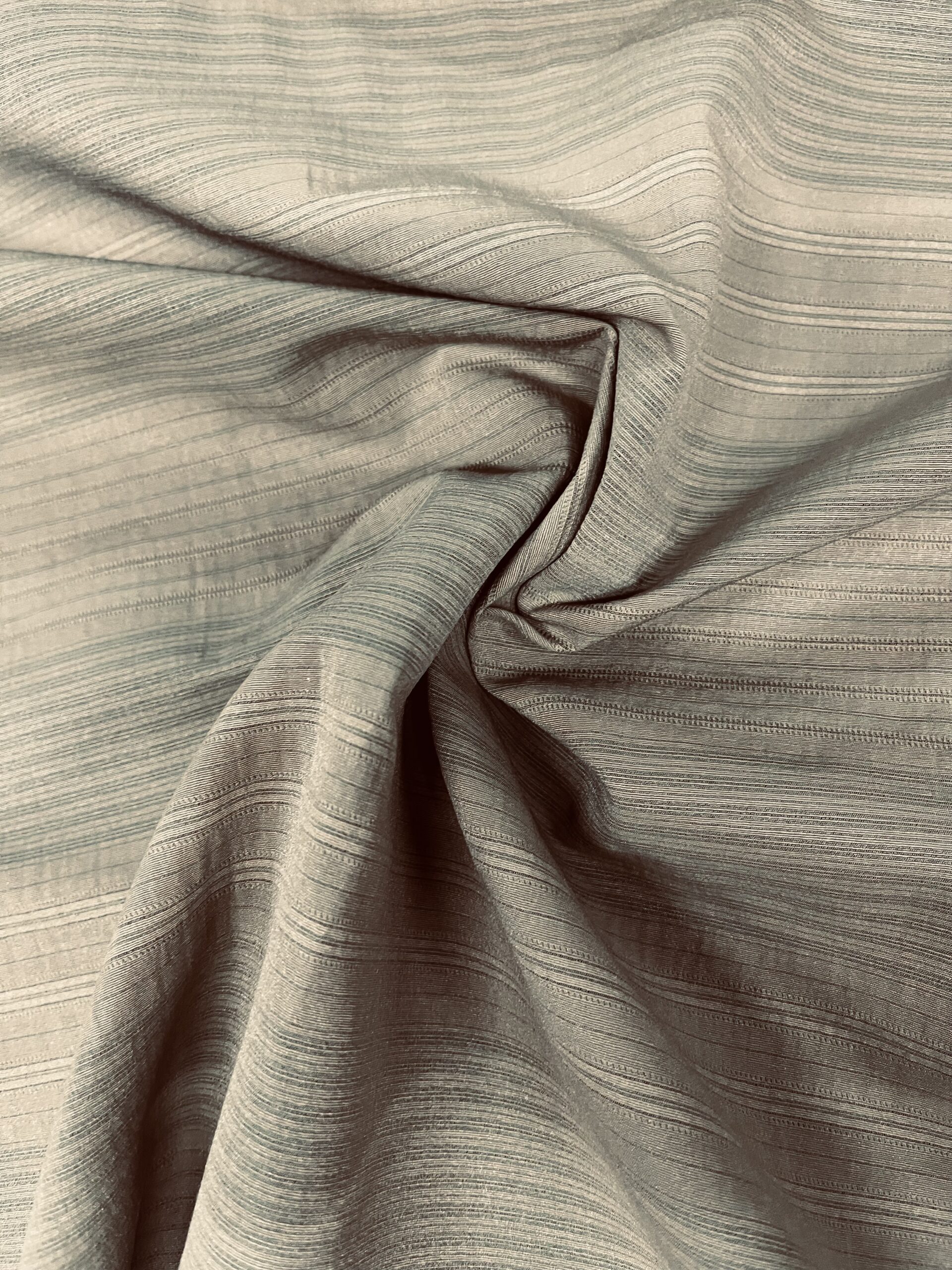 Tissu coton taupe rayures